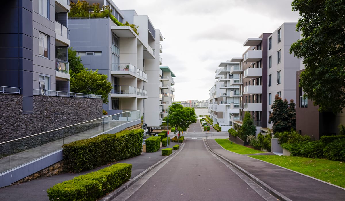 What to Expect When Working With a Property Investment Company From Strategy to Settlement
