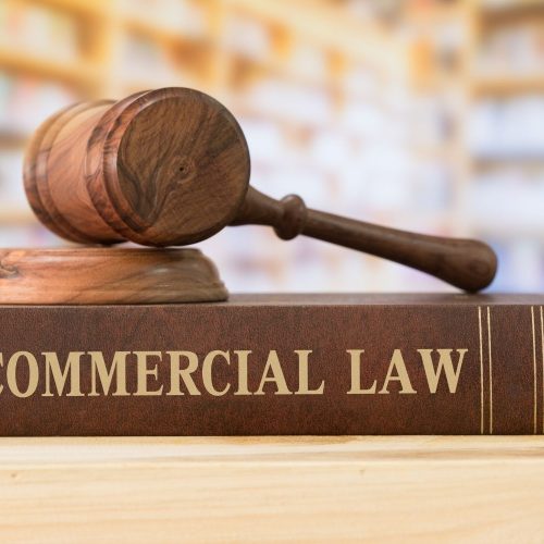 Why Hiring Experienced Commercial Lawyers Is Crucial for Your Business
